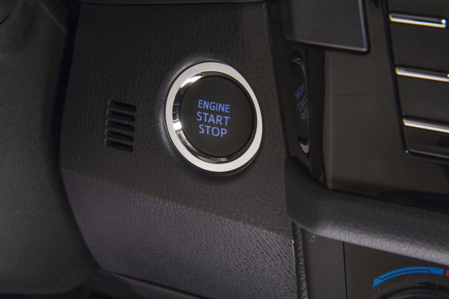  Toyota Corolla 2014 года  (фото 3 из 212)